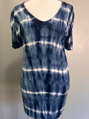 Tryst Navy Blue White Tie-Dye V-Neck Tee Tunic Top Soft Stretch L
